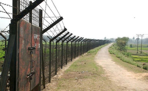 ৩৬ জন রোহিঙ্গাসহ ৮ বাংলাদেশিকে পুশব্যাক করেছে বিএসএফ