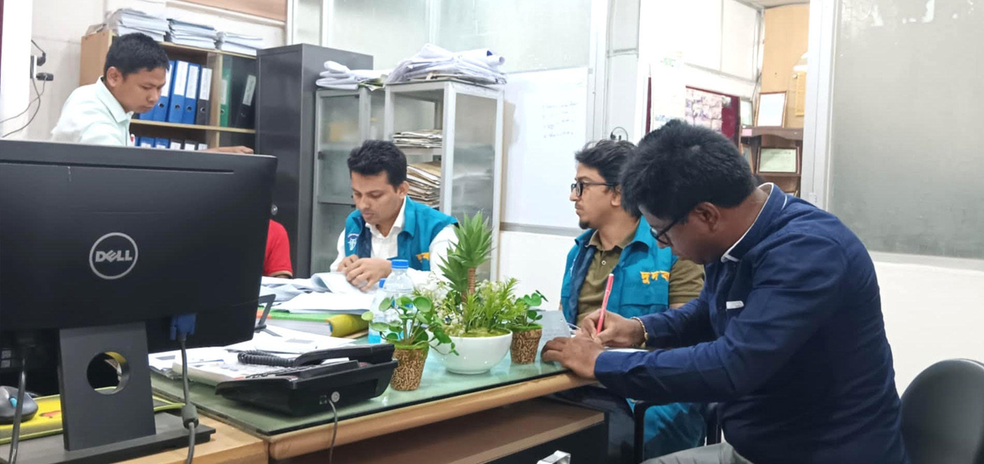 লক্ষ্মীপুর বিআরটিএ কার্যালয়ে দুদকের অভিযান, মিলেছে বাড়তি টাকা আদায়ের সত্যতা