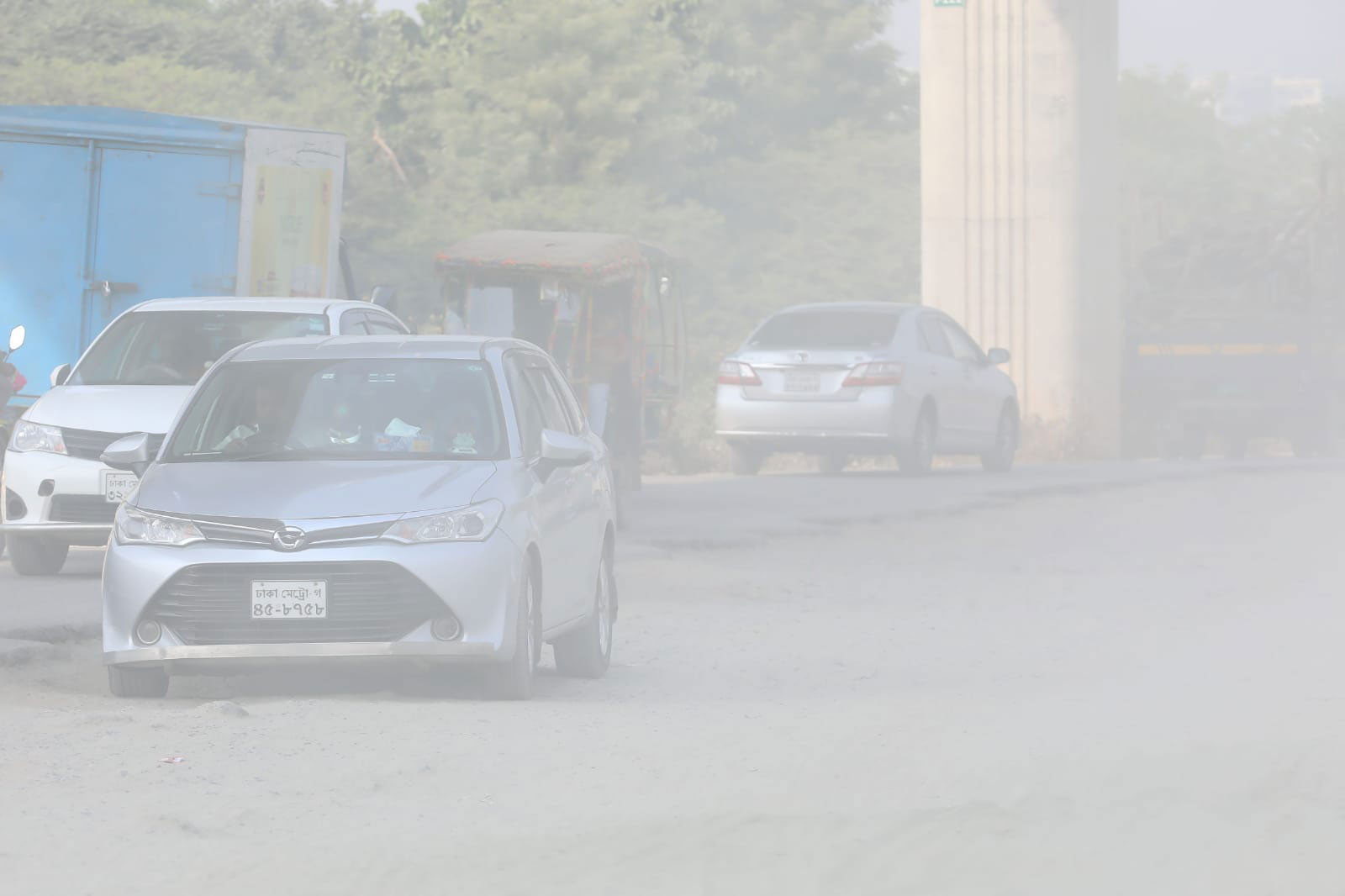 দূষণ কমলেও আজও অস্বাস্থ্যকর ঢাকার বাতাস