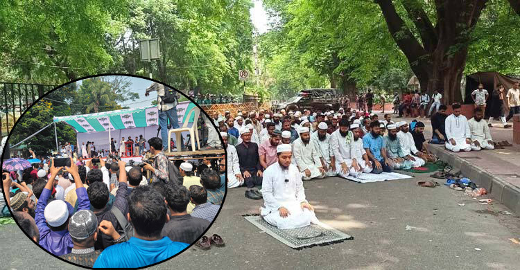 মঞ্চে জুমার নামাজ আদায় আন্দোলনকারীদের, সমাবেশ শুরু