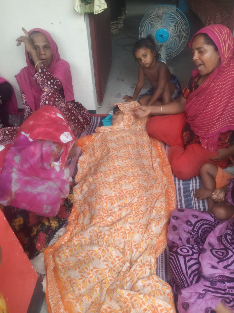 বিদ্যুৎস্পর্শে স্কুল ছাত্রীর মৃত্যু