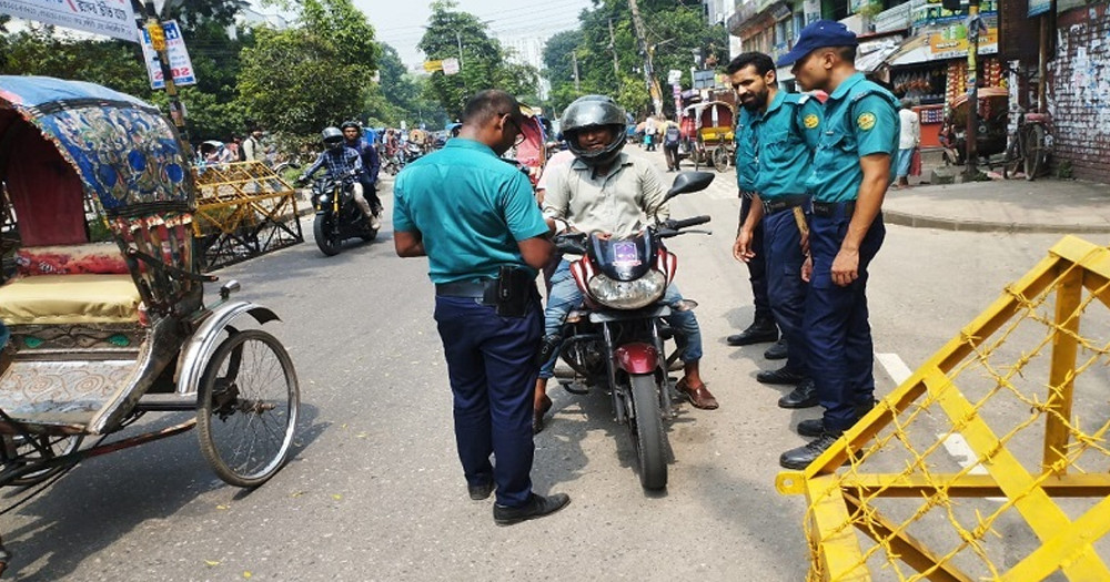 ট্রাফিক আইন লঙ্ঘনে গত দুই   দিনে ডিএমপির ৩৫৯২ মামলা