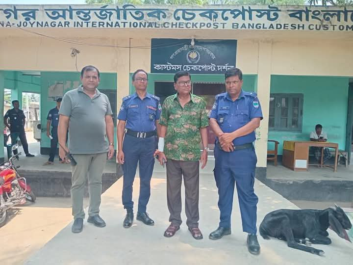 ভারতে যাওয়ার সময় উপজেলা আ’লীগের সাবেক সভাপতি গ্রেপ্তার