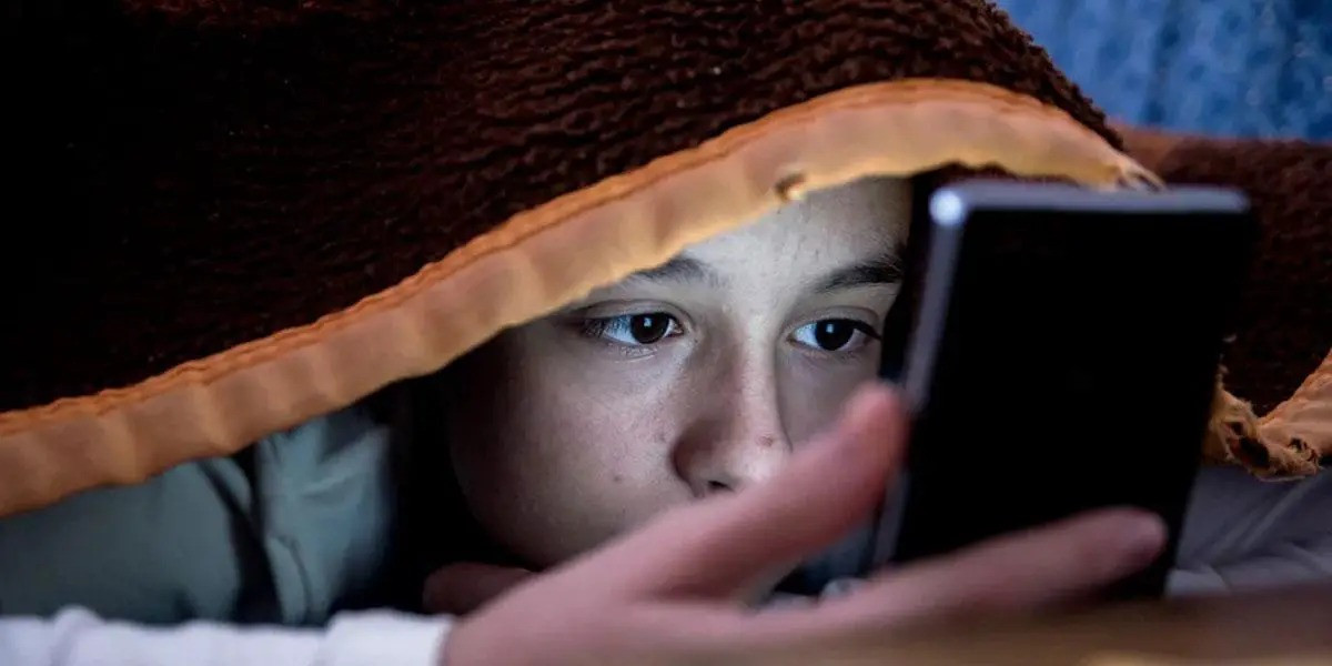 সামাজিক মাধ্যমে আসক্তরা ভুয়া খবর বিশ্বাস ও শেয়ার করে বেশি, গবেষনা মিশিগান ইউনিভার্সিটির