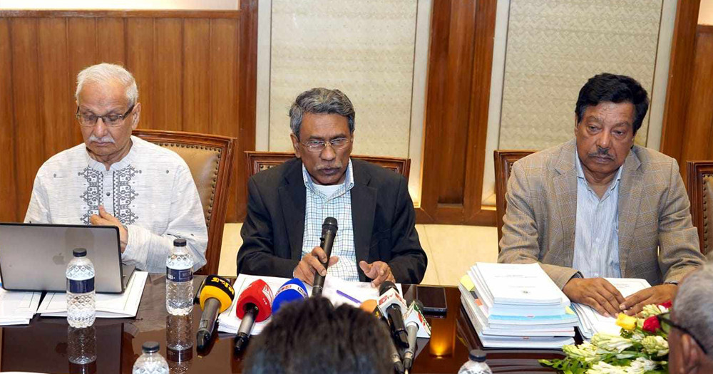 ফ্যাসিস্ট শাসকের পলায়নে গণতন্ত্রের প্রাথমিক বিজয় হয়েছে : আলী রীয়াজ