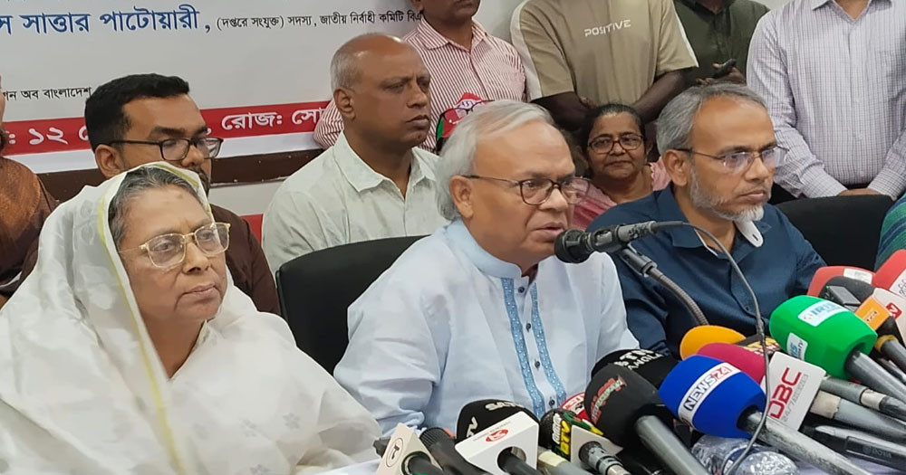 আবেগে নয়, অনেক দূর তাকিয়ে সিদ্ধান্ত নিন, না হলে কিন্তু বিপদ হতে পারে : সরকারকে রিজভী