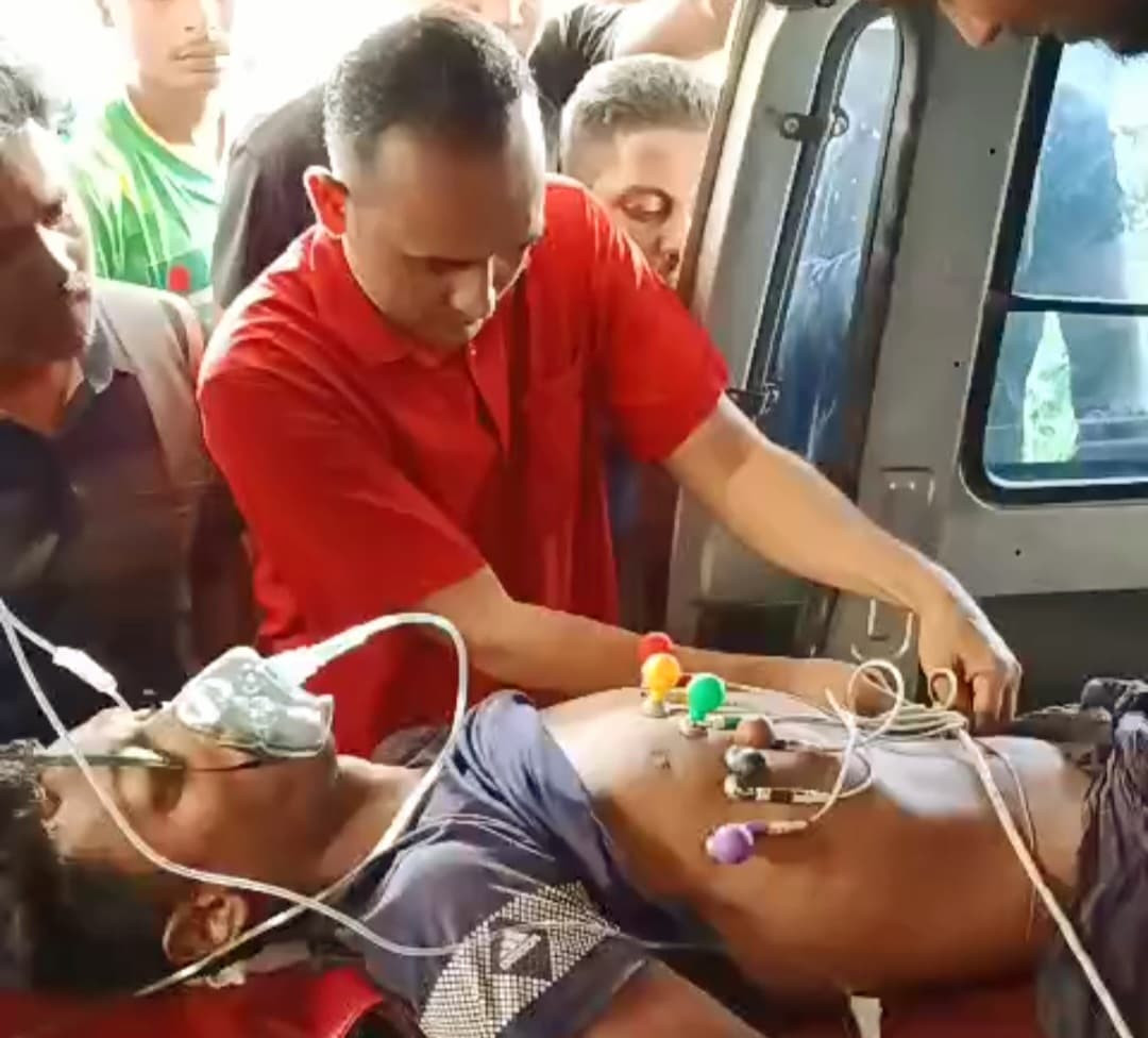 বাউফলে গাছ থেকে পরে যুবক নিহত