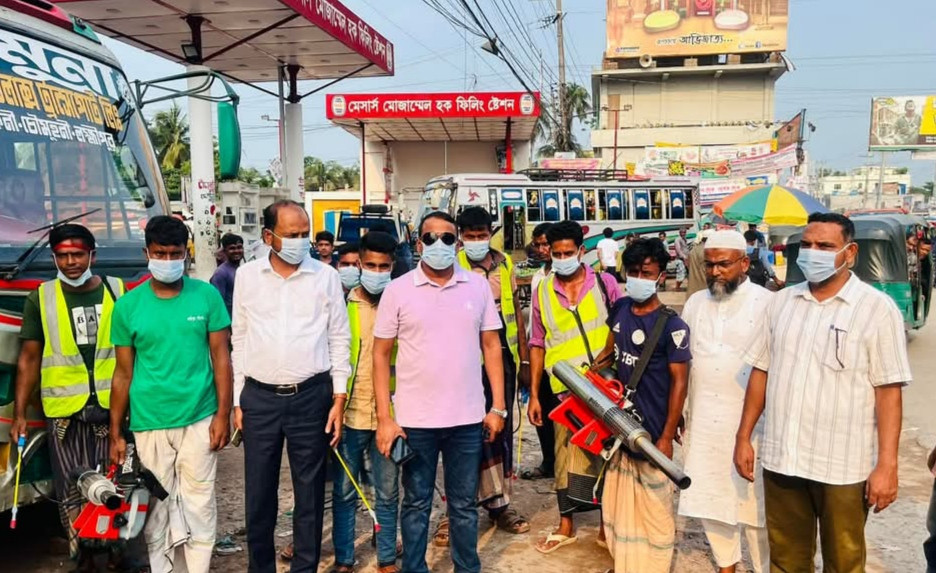 মশক নিধন অভিযানে নেমেছে লক্ষ্মীপুর পৌরসভা
