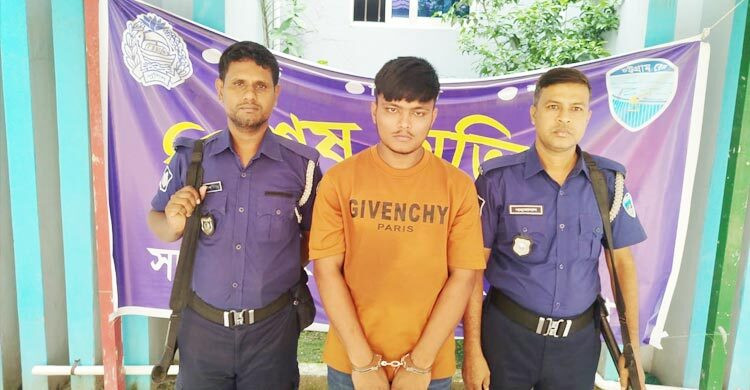 সন্ত্রাসী কর্মকাণ্ডে জড়িত থাকায় ছেলেকে পুলিশে দিলেন বিএনপি নেতা