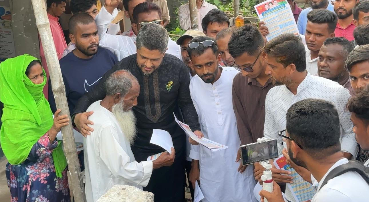 বাউফলে বিএনপির উদ্যোগে লিফলেট বিতরণ ও প্রচার কার্যক্রম