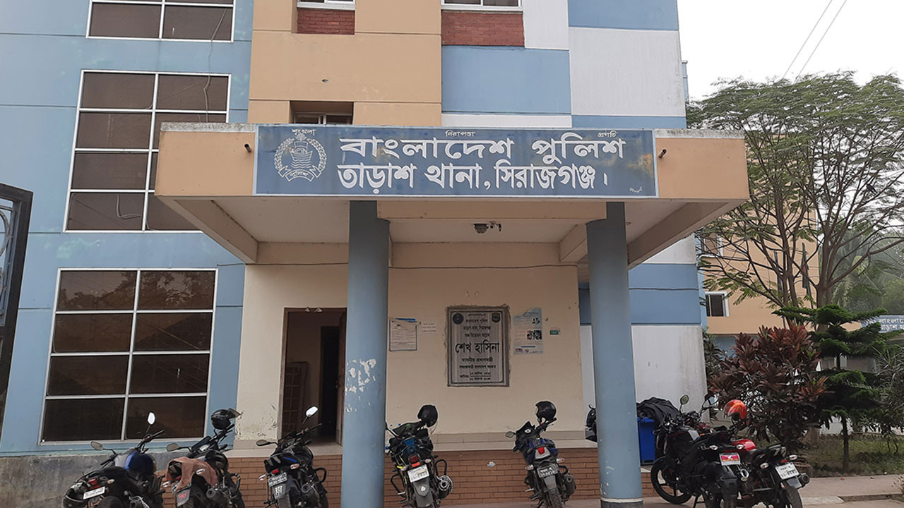 স্কুলছাত্রীকে ধর্ষণ চেষ্টায় ১০ম শ্রেণির ছাত্র গ্রেপ্তার