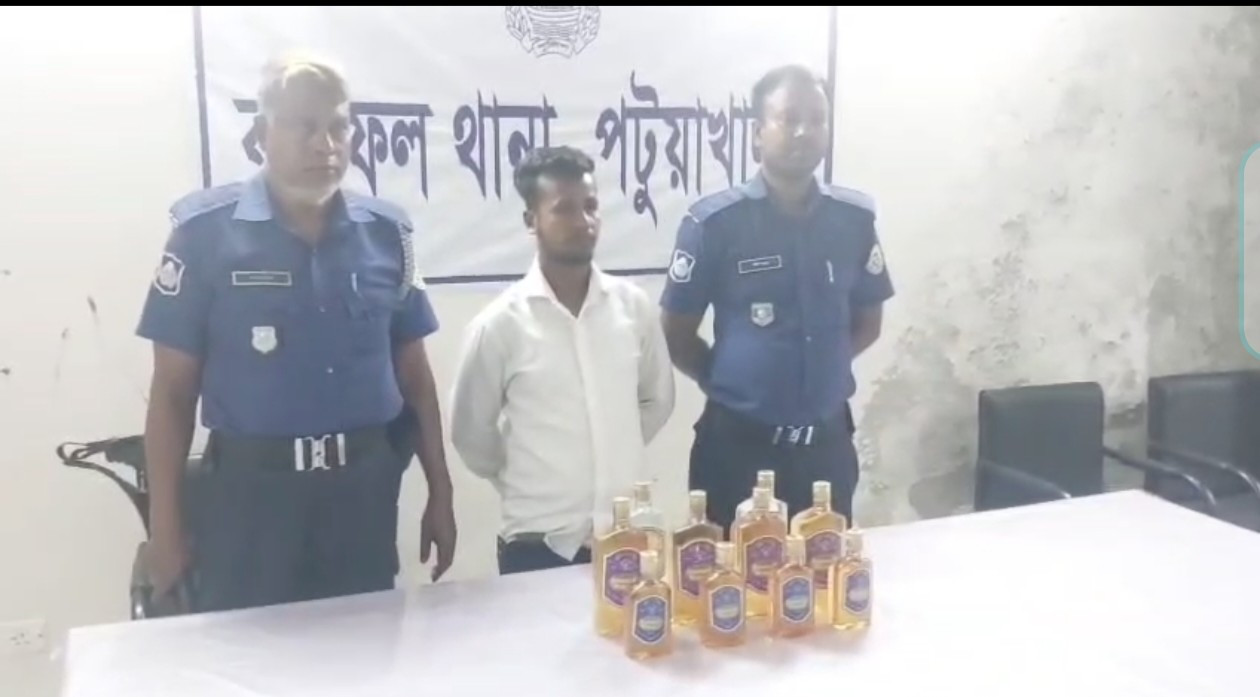 লঞ্চের যাত্রী সেজে মদ পাচার; চেউয়া হাছান গ্রেফতার