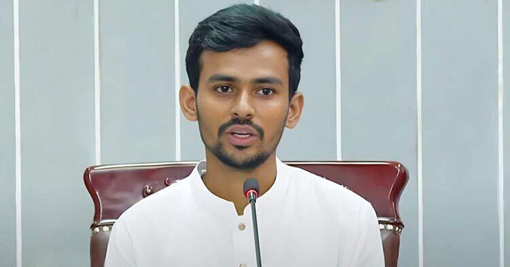 গায়ের জোরে নগর ভবন বন্ধ করে আন্দোলন চালানো হচ্ছে : উপদেষ্টা আসিফ