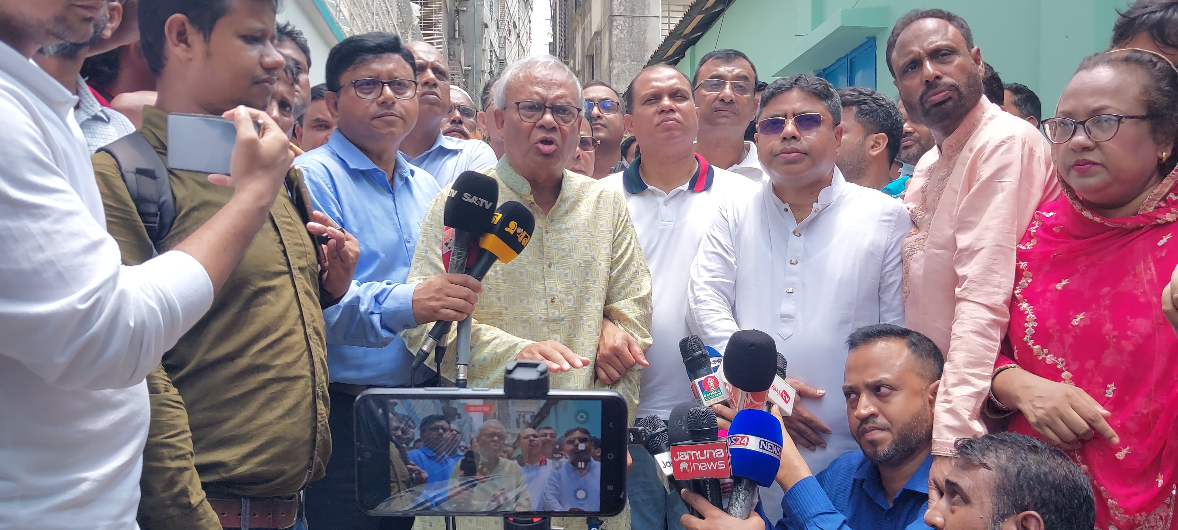 সরকার গায়ের জোরে ইশরাককে মেয়র হতে দিচ্ছে না: রিজভী