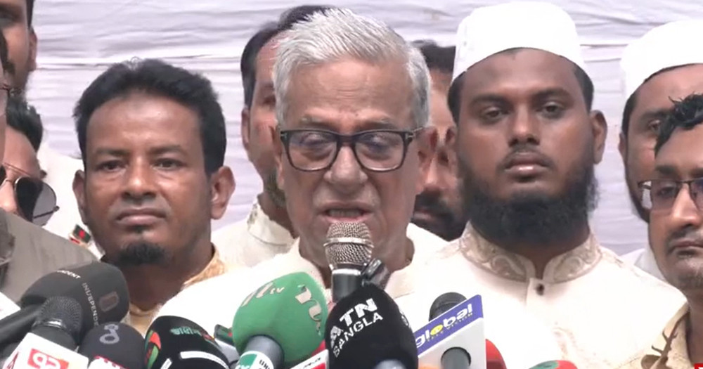 তিন উপদেষ্টাকে বিদায় করার আহ্বান ফারুকের