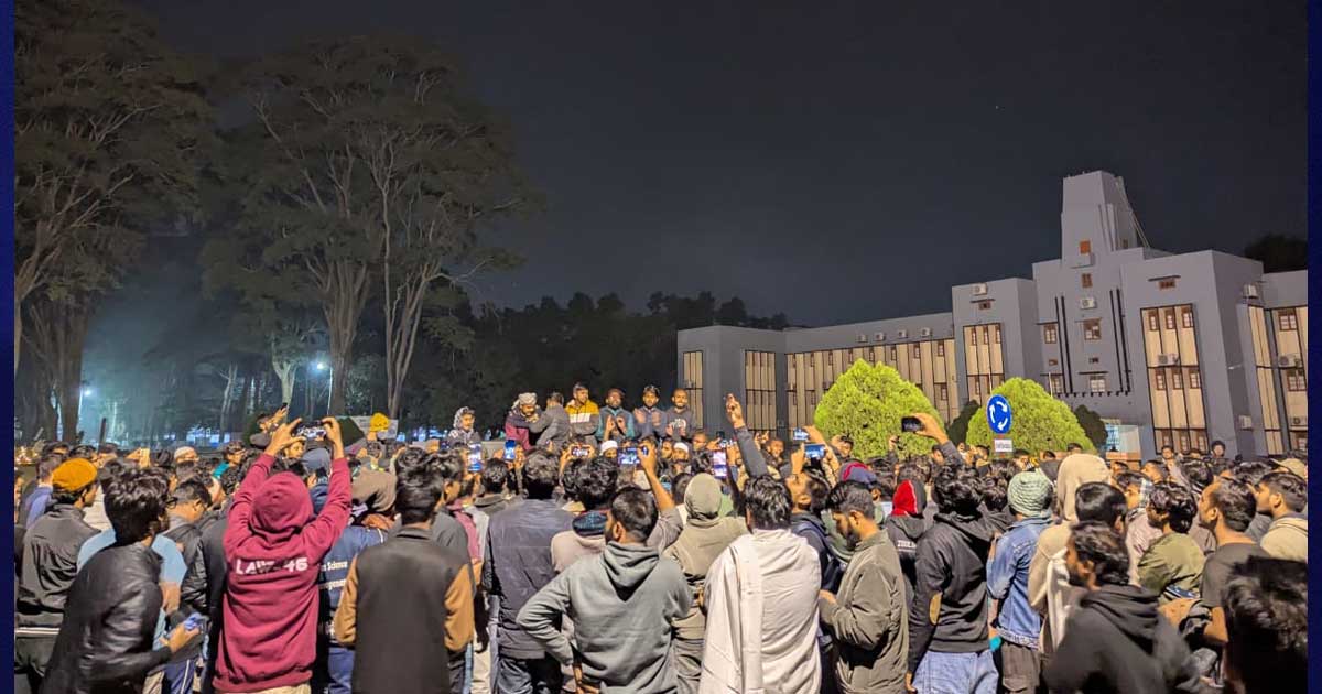 ওসমান হাদির খুনিদের বিচারের দাবিতে উত্তাল ঢাবি-চবি-রাবি