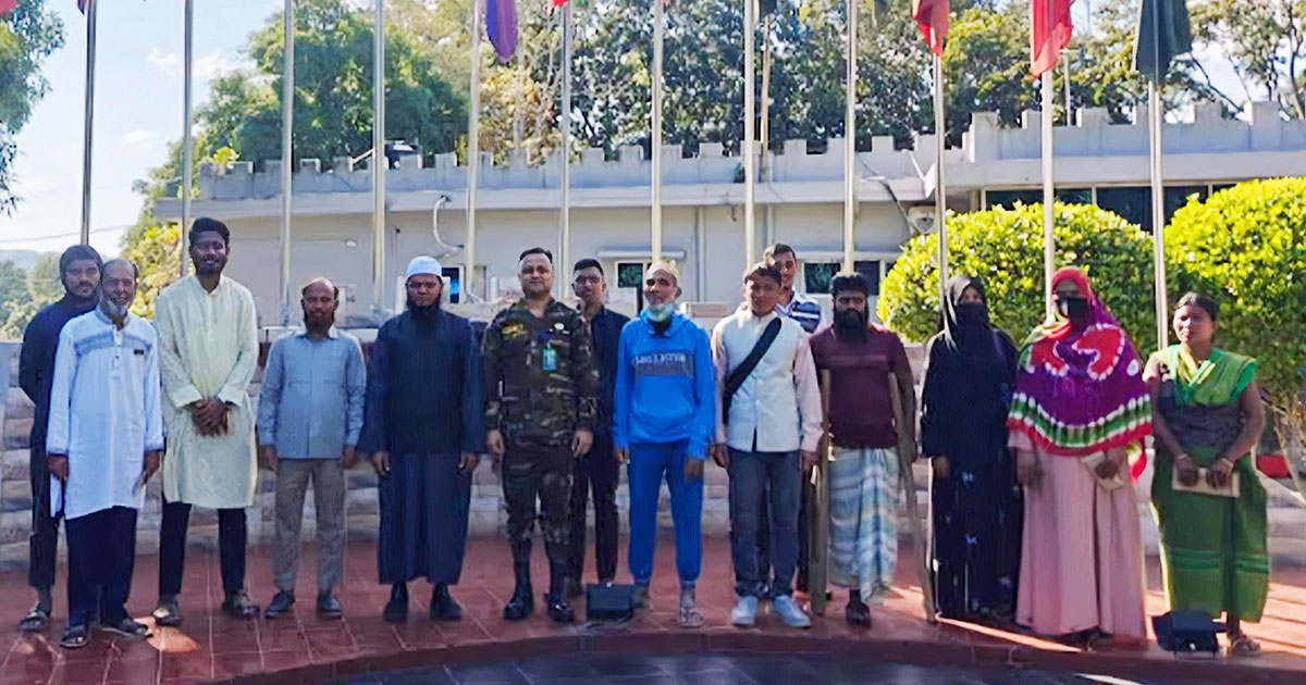 ৪০ জন অসহায় মানুষকে আর্থিক সহায়তা দিলো খাগড়াছড়ি রিজিয়ন