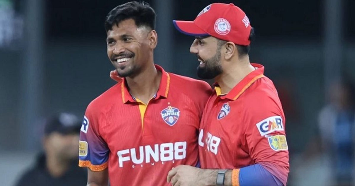 মরুর বুকে জ্বলছেন মুস্তাফিজ