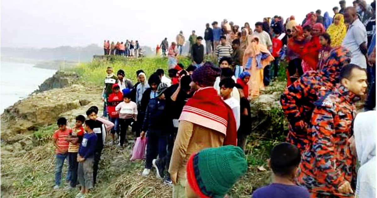 চরভদ্রাসনে বলগেট থেকে পদ্মায় পড়ে শ্রমিক নিখোঁজ