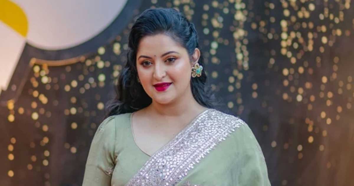 ‘আজ এ দেশের মানুষ চায় যখন   বললেন, একদম শিরদাঁড়ায় এসে বিধঁলো’
