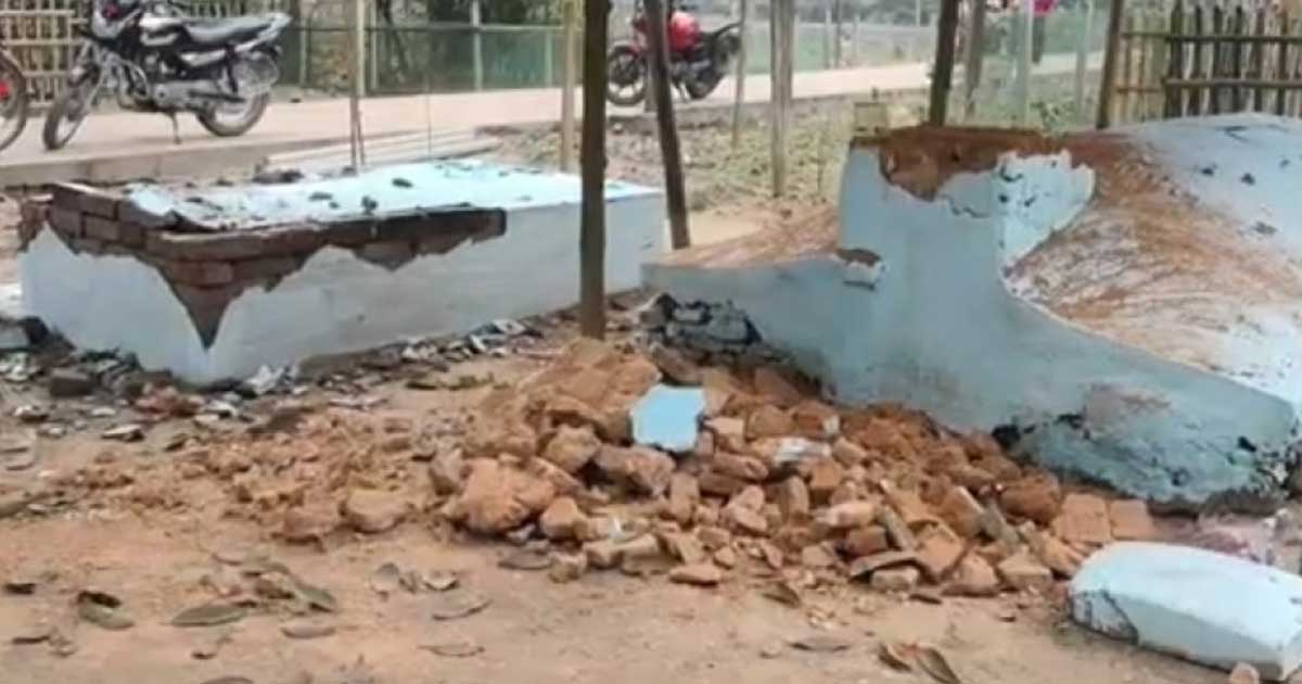 ঠাকুরগাঁওয়ে শাহ সত্যপীরের মাজার-কবর ভাঙচুর,এলাকায় উত্তেজনা
