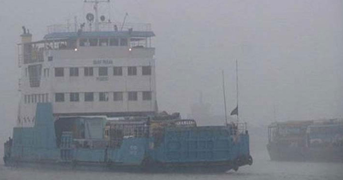আরিচা-কাজিরহাট নৌপথে ঘন কুয়াশায় ফেরি চলাচল বন্ধ