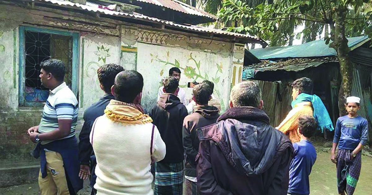 সপ্তম শ্রেণির ছাত্রীকে বিয়ে করায় ইমামের বিরুদ্ধে বিক্ষোভ
