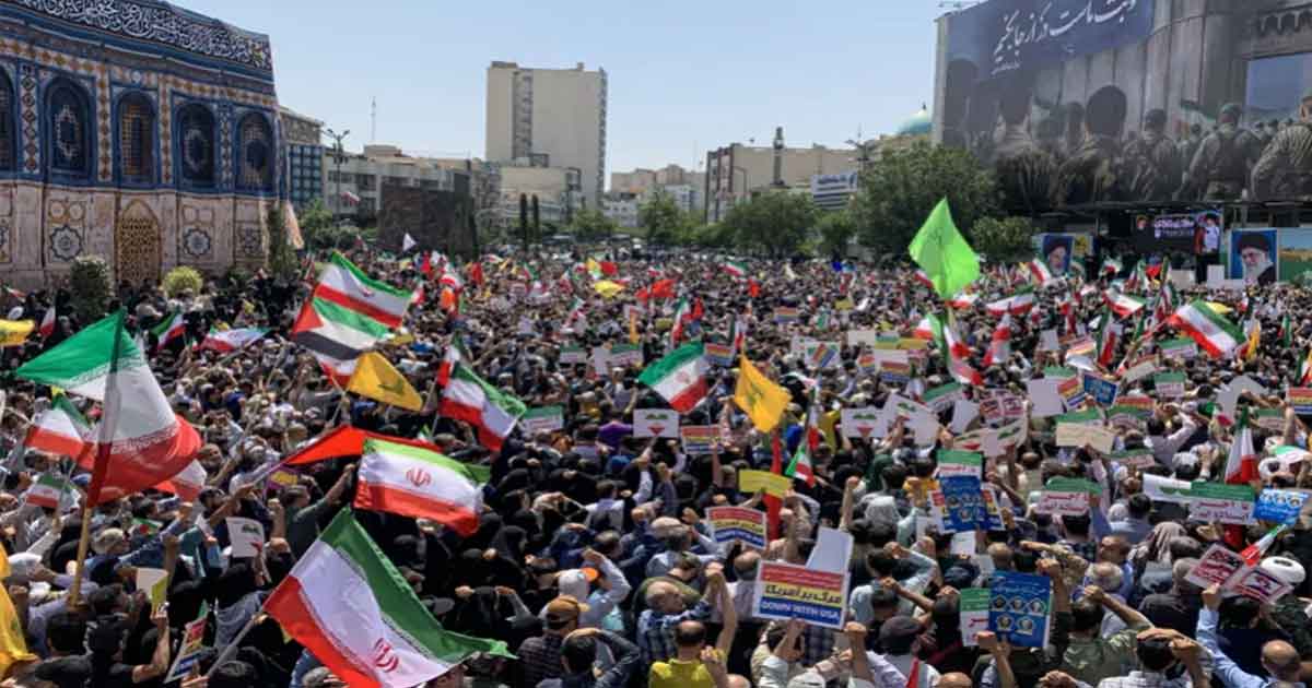 ইরান সরকার কি পতনের মুখে?