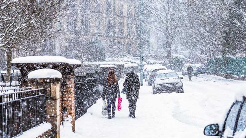 জার্মানিতে ভয়াবহ তুষারঝড়, বিপর্যস্ত জনজীবন