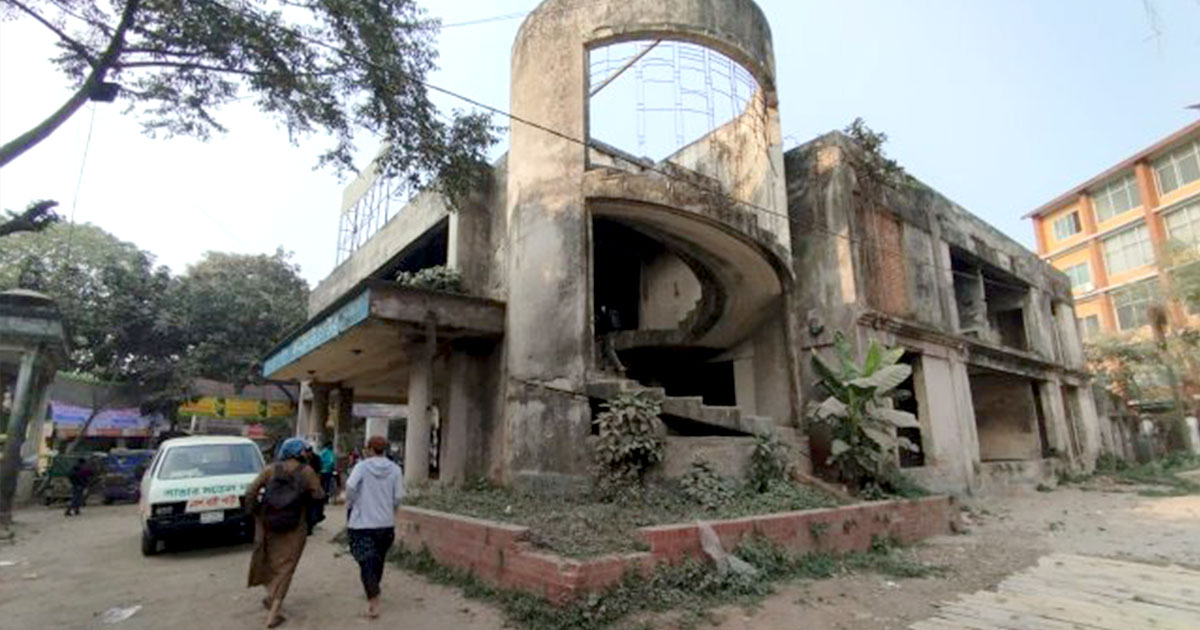 সাভারে পরিত্যক্ত কমিউনিটি সেন্টার থেকে ২ মরদেহ উদ্ধার