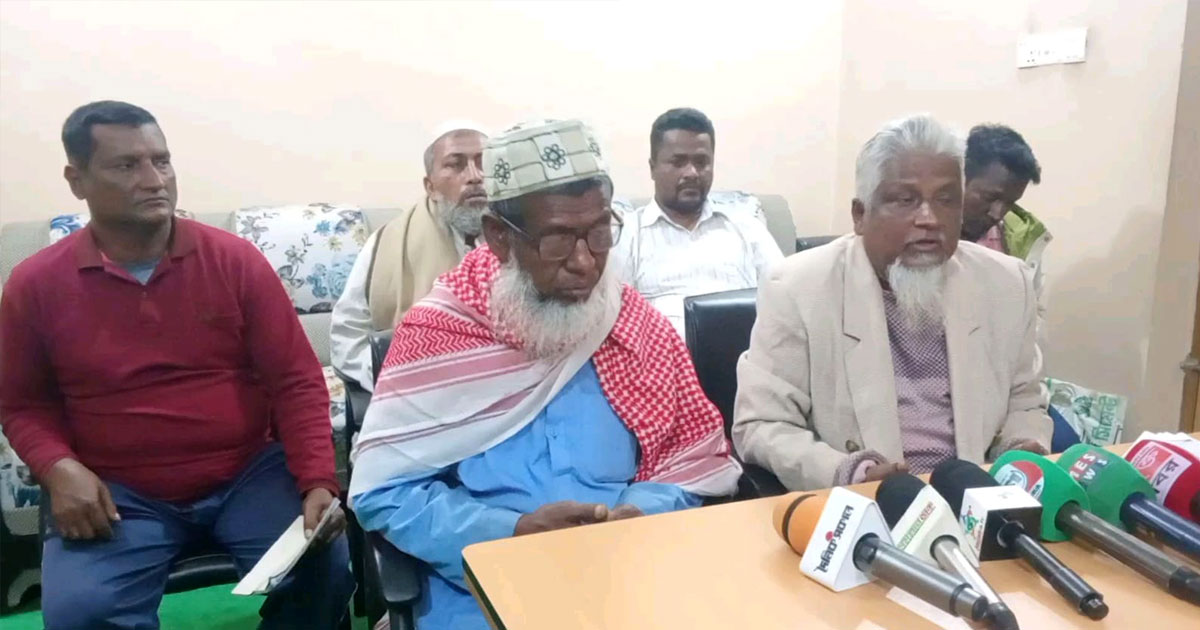 কুমিল্লায় জমি দখল ও চাঁদাবাজির অভিযোগে ভুক্তভোগীর প্রতিবাদ