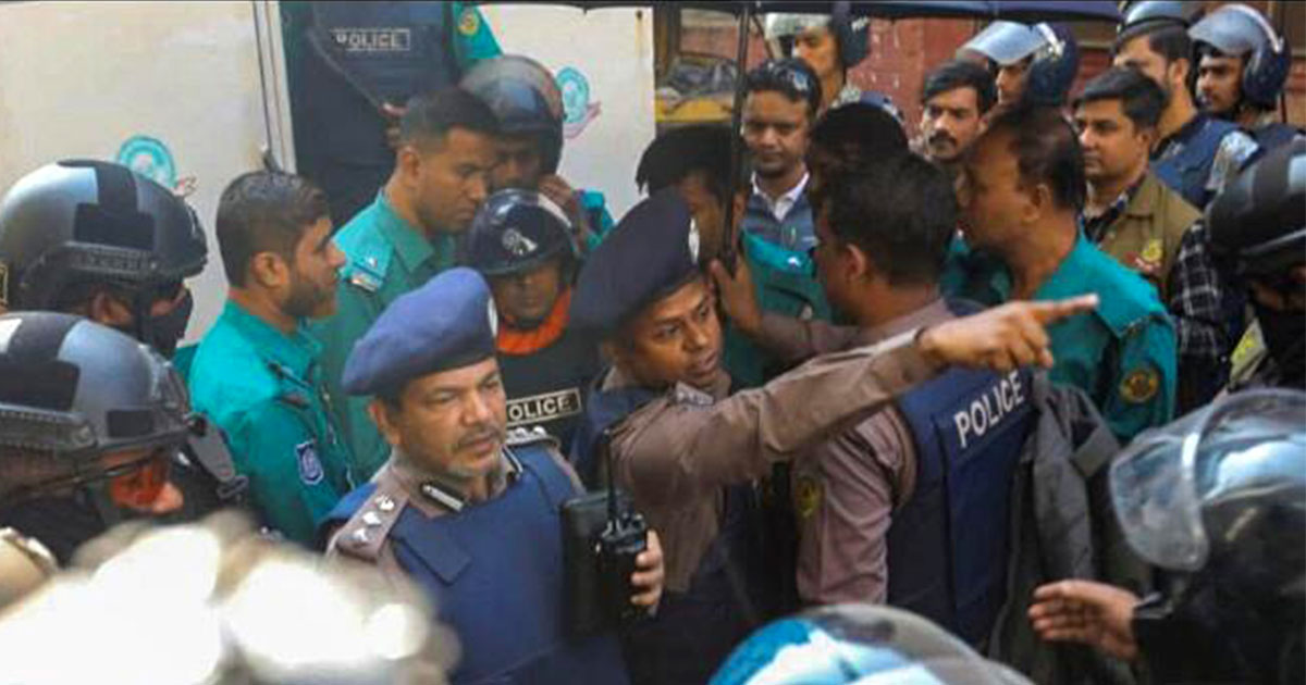 চিন্ময় কৃষ্ণ দাস ব্রহ্মচারীসহ মোট ৩৯ জনের বিরুদ্ধে বিচার শুরুর আদেশ
