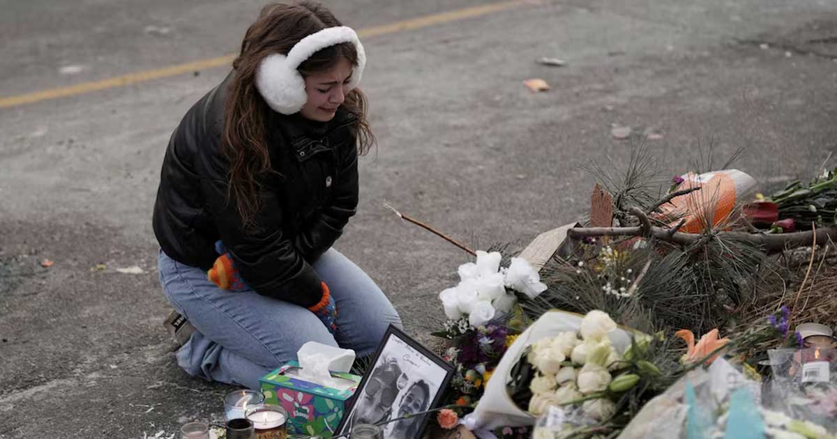 অভিবাসন সংস্থার হাতে মার্কিন নাগরিককে গুলি,সাফাই গাইছে ট্রাম্প প্রশাসন