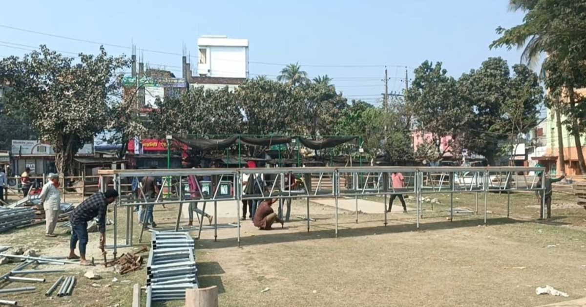 আগামীকাল নওগাঁয় তারেক রহমানের জনসভা, চলছে মঞ্চ প্রস্তুতির কাজ