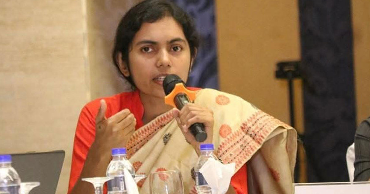 নারীর সঙ্গে বসতে অস্বস্তি হলে প্রতিনিধিত্ব করবেন কীভাবে: ডা. মনীষা