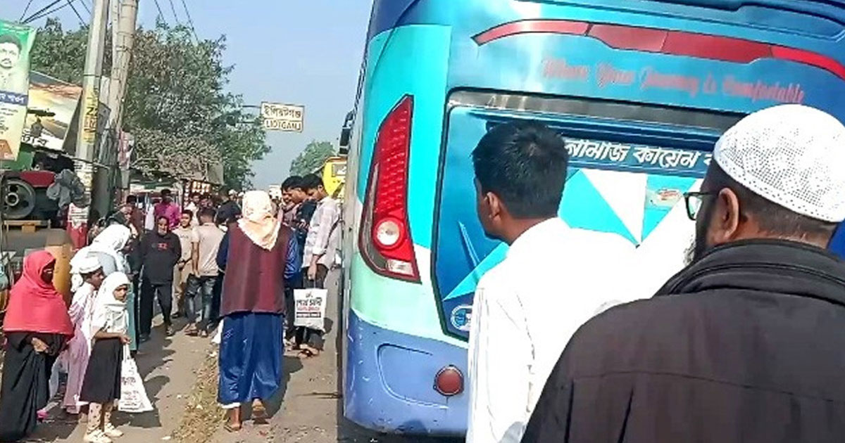 কুমিল্লায় বাসচাপায় শিশুসহ নিহত ২