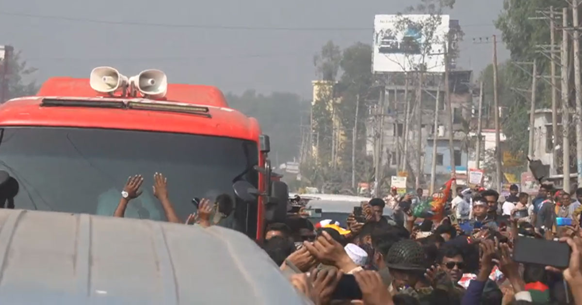 সিরাজগঞ্জের পথে তারেক রহমান