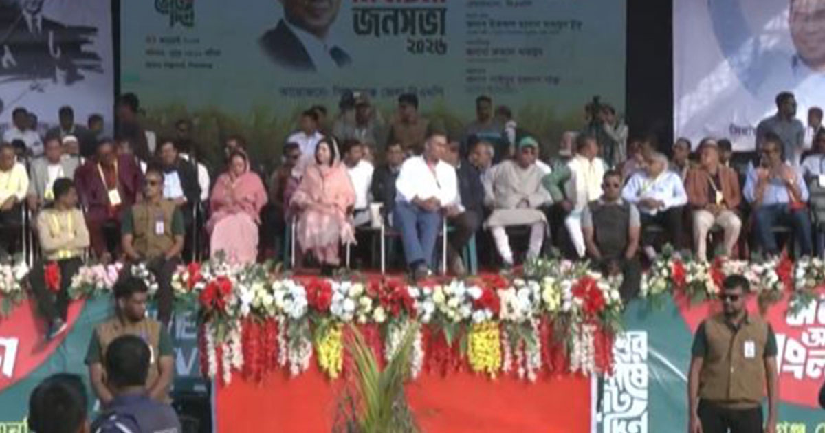 সিরাজগঞ্জে জনসভা মঞ্চে তারেক রহমান