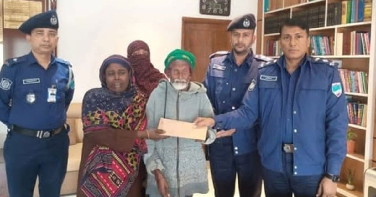 ঝিকরগাছায় হত্যার শিকার শামীমের পরিবারের পাশে পুলিশ সুপার