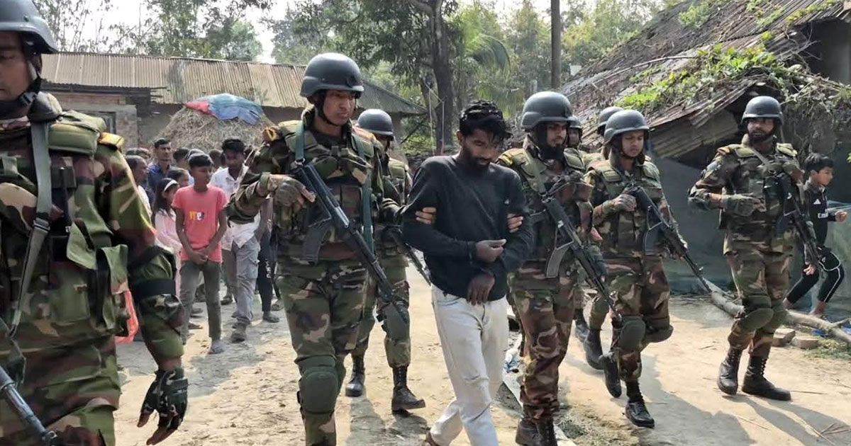 বগুড়ার শাহজাহানপুরে অস্ত্রসহ শীর্ষ সন্ত্রাসী আতিক গ্রেপ্তার