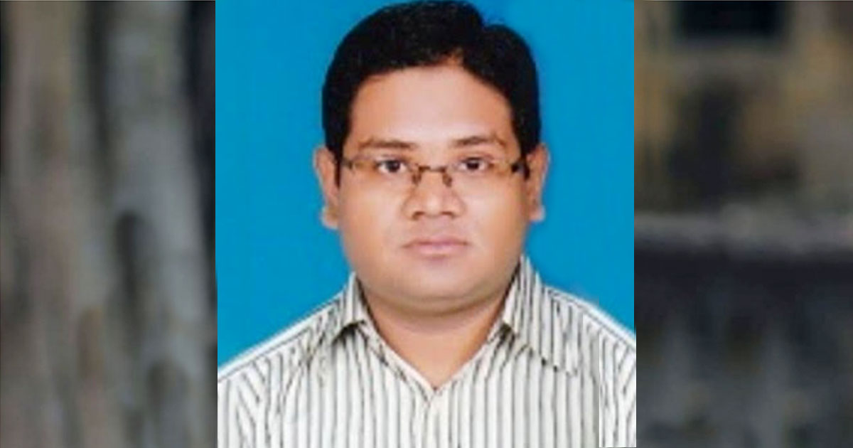 বিএনপি প্রার্থীর সঙ্গে গণসংযোগে অংশ নেয়ায় সরকারি চিকিৎসককে শোকজ