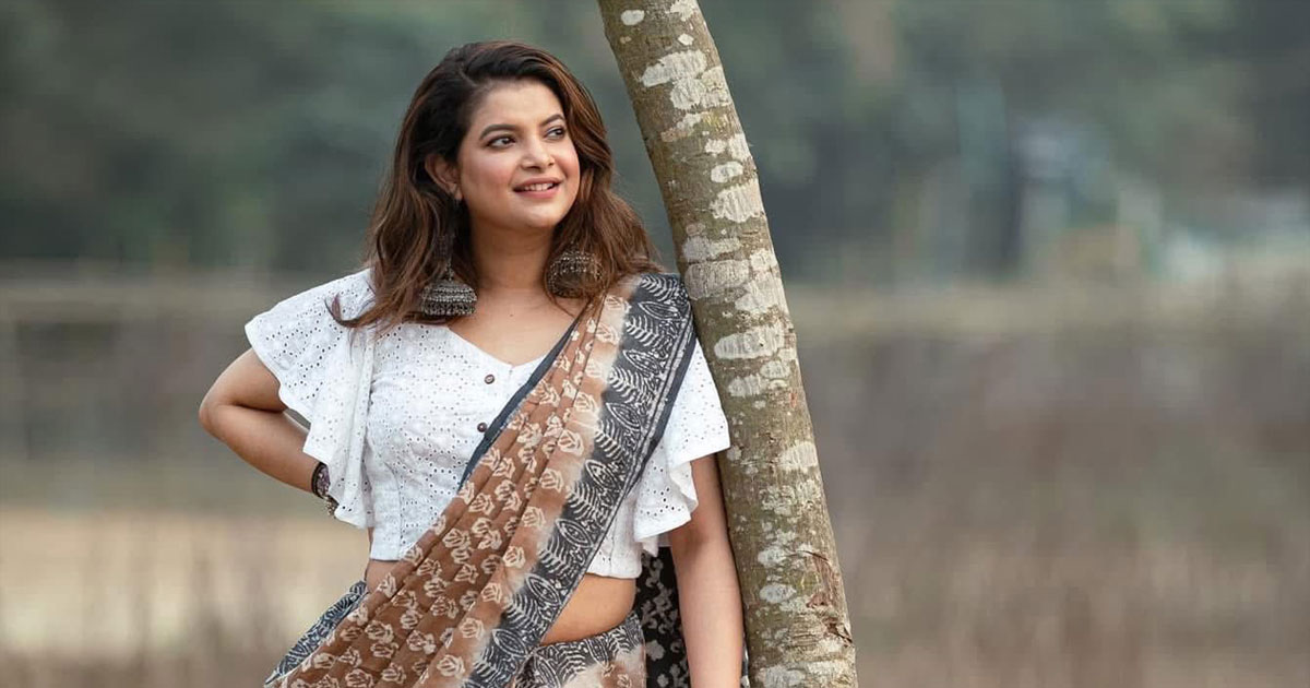 কাকে ভোট দেবেন? শবনম ফারিয়ার পোস্টে ঝড়