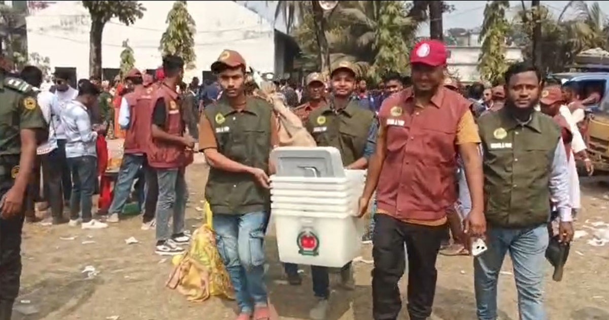 নোয়াখালীর ৯টি উপজেলায় পাঠানো হচ্ছে ব্যালটসহ নির্বাচনী সরঞ্জাম