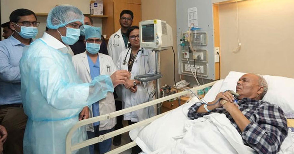 অসুস্থ রিজভীকে দেখতে হাসপাতালে তারেক রহমান
