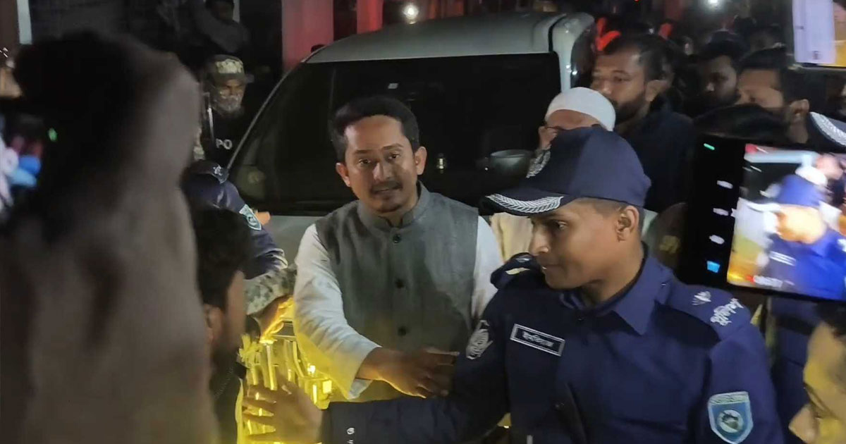 মধ্যরাতে তোপের মুখে সারজিস