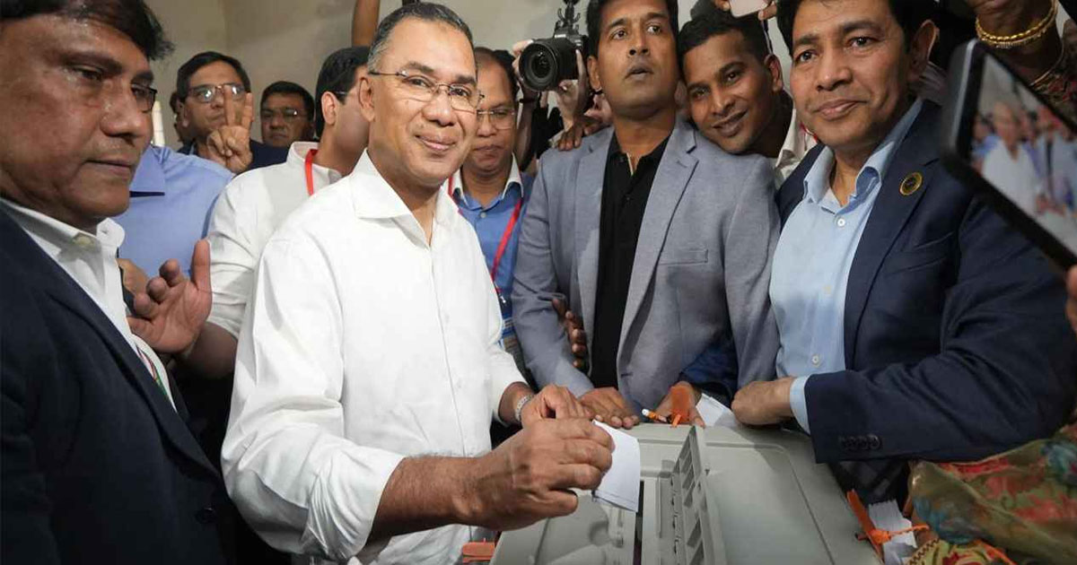 গুলশানে ভোট দিয়েছেন তারেক রহমান