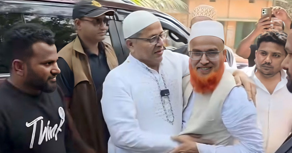 হেরে যাওয়া জামায়াত প্রার্থীর বাড়িতে গিয়ে মিষ্টিমুখ