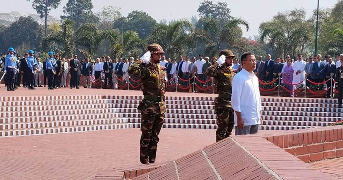 জাতীয় স্মৃতিসৌধে বীর শহীদের প্রতি শ্রদ্ধা জানালেন প্রধানমন্ত্রী তারেক রহমান