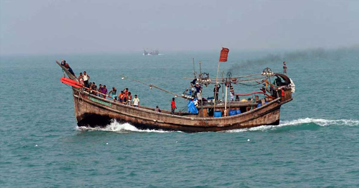 টেকনাফে ট্রলারসহ ৫ বাংলাদেশি জেলে অপহৃত