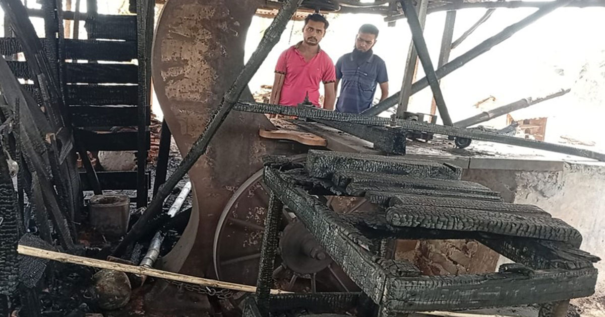 ভাঙ্গায় স'মিল পুড়িয়ে দিয়েছে দুর্বৃত্তরা
